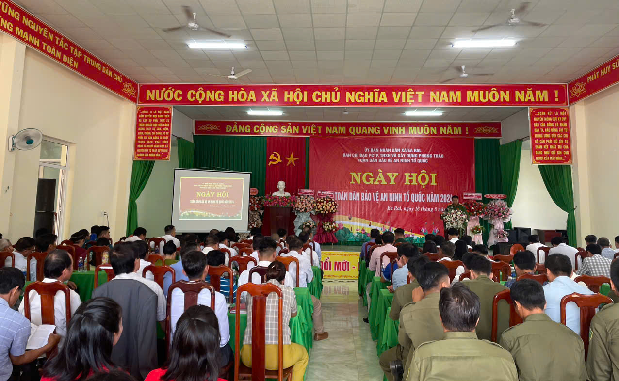 Xã Ea Ral tổ chức “điểm” Ngày hội toàn dân bảo vệ an ninh Tổ quốc năm 2024