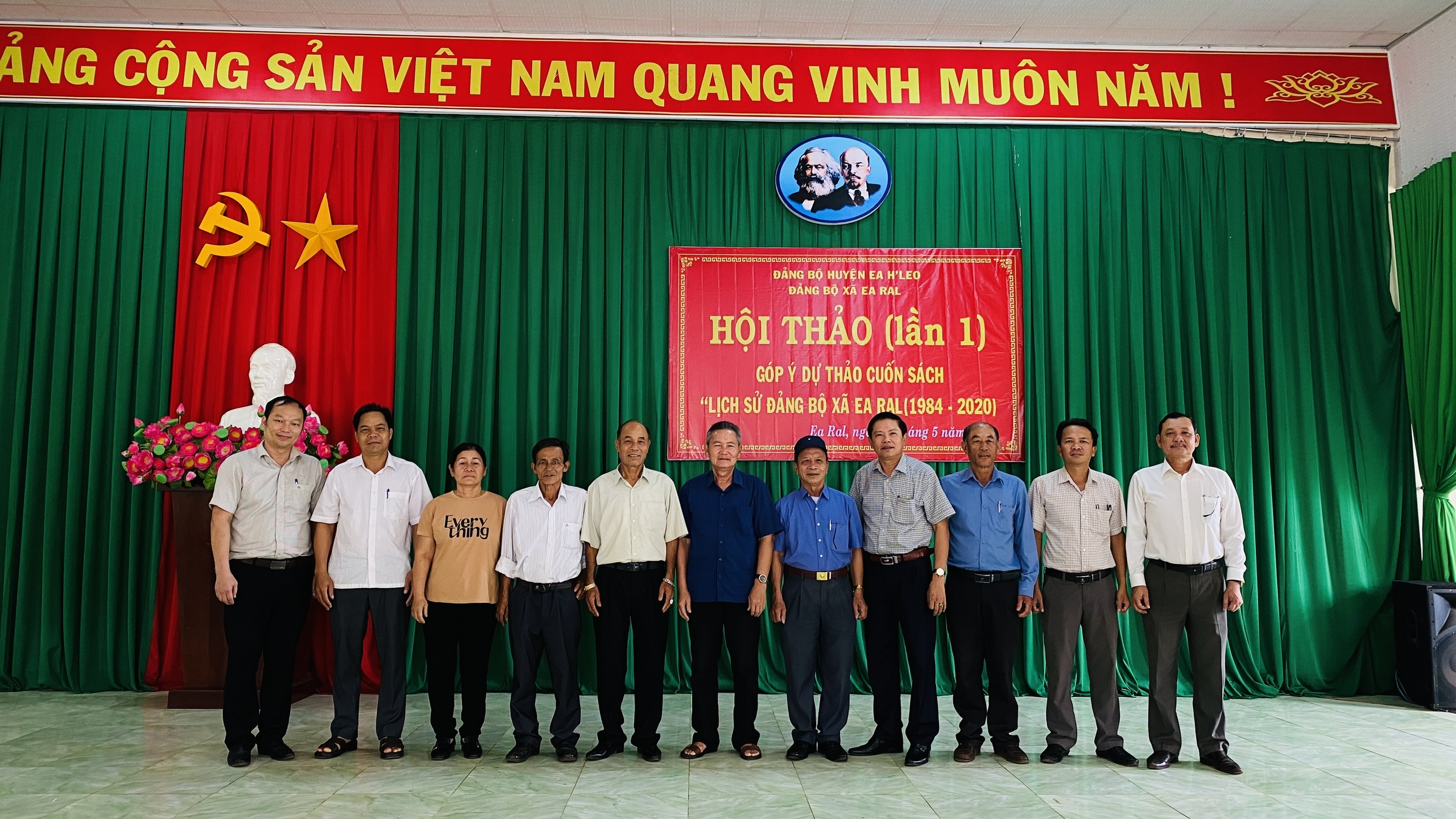 Đảng ủy xã Ea Ral đã tổ chức Hội thảo lần thứ nhất góp ý dự thảo cuốn sách “Lịch sử Đảng bộ xã Ea Ral (1984 – 2020)”
